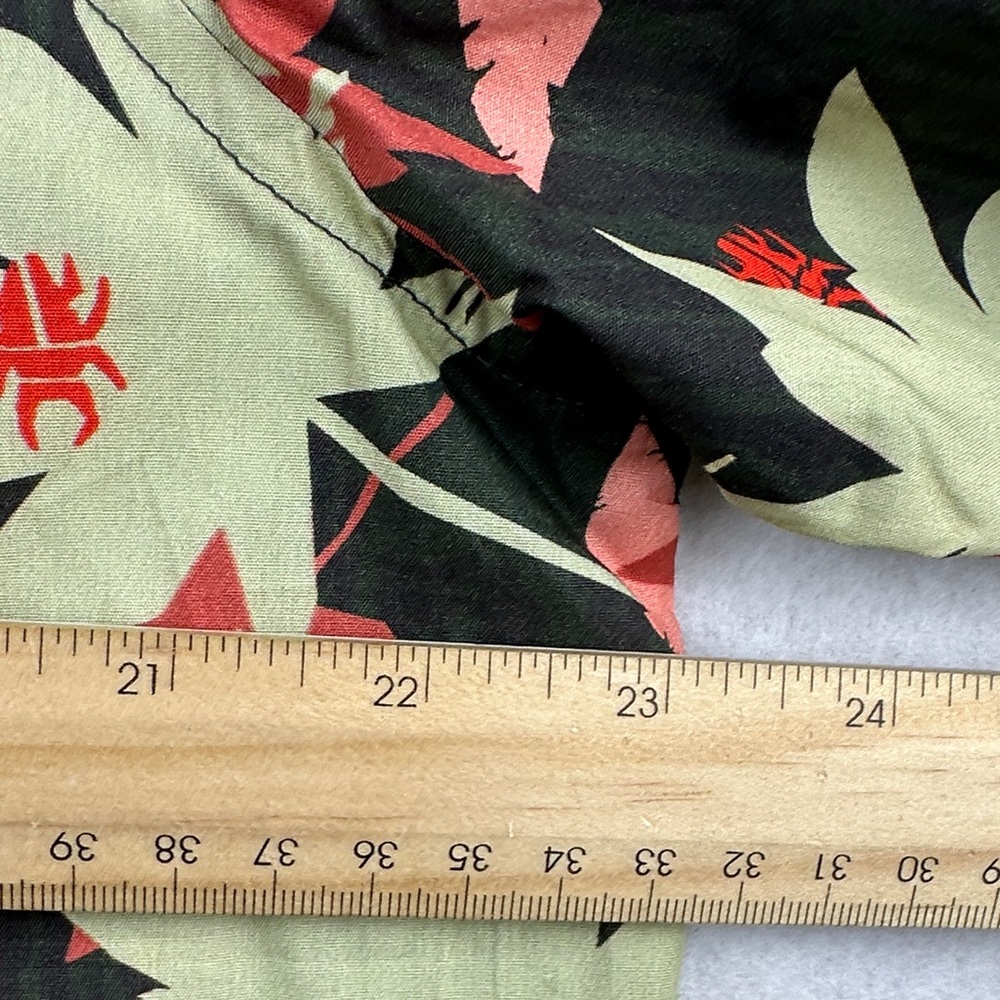 Wildfang x Laika Women's Cropped Short Sleeve Button Up Shirt Size Medium - Picture 4 of 5